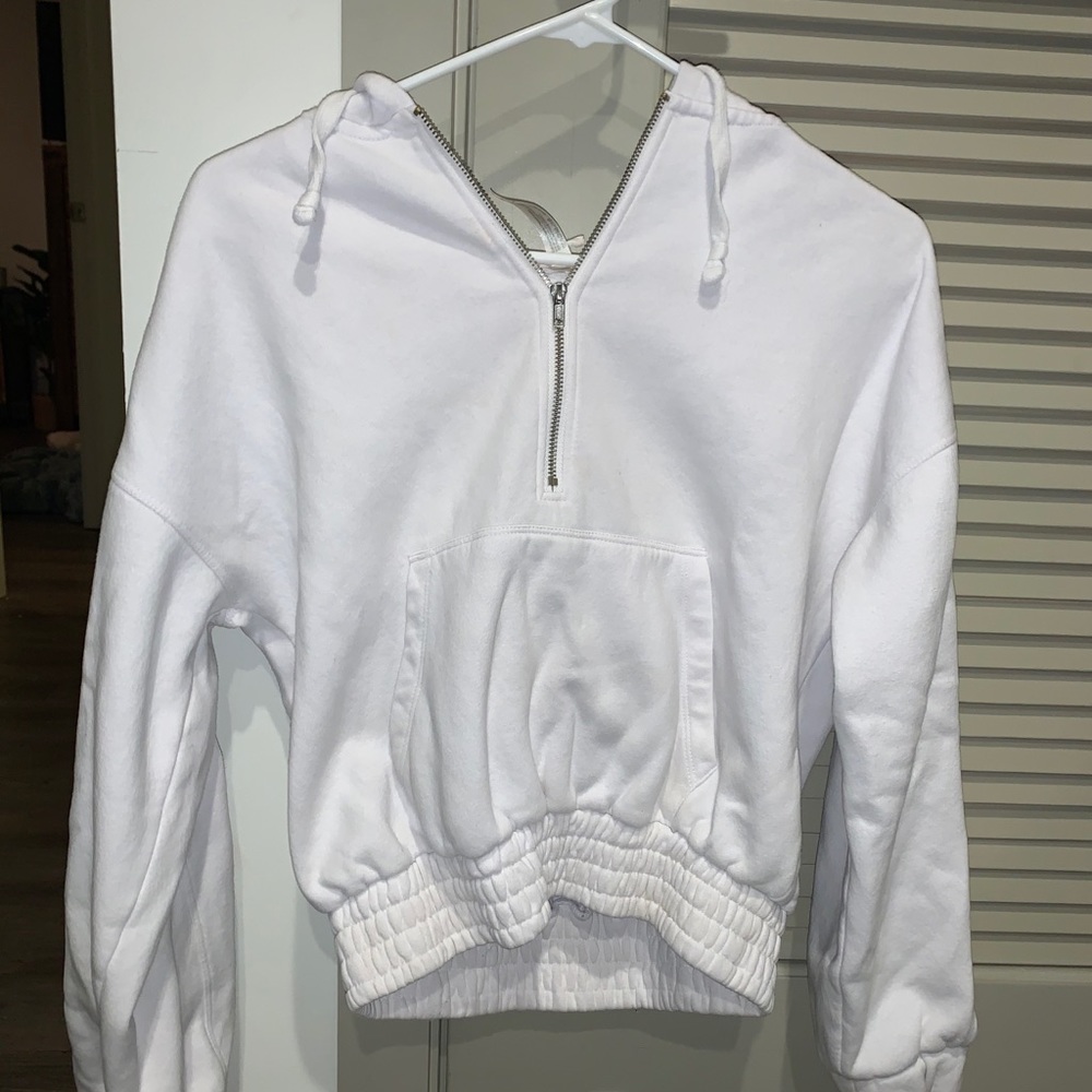 White cropped sweatshirt
